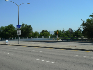 Illustration for article titled I Kayaked the Part of the Los Angeles River That Actually Looks Like a River